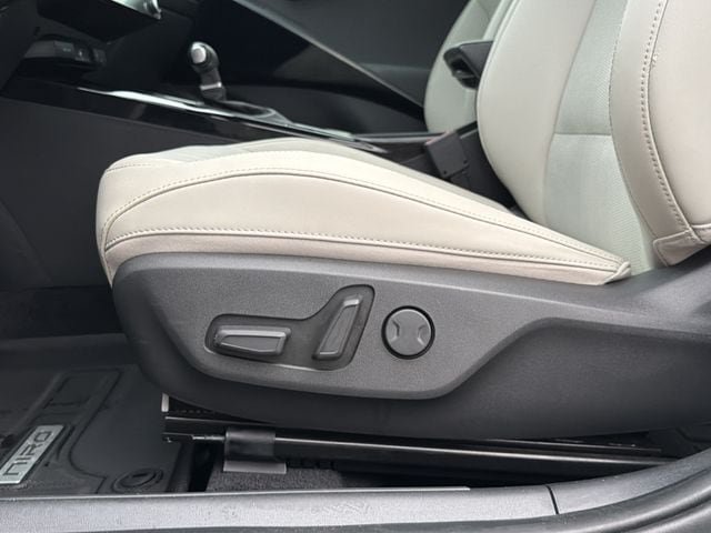 Used 2024 Kia Niro EX Touring FWD image 21