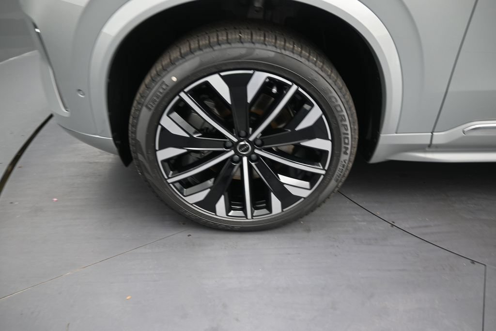 New 2027 Volvo XC90 T8 Plus AWD/4WD image 9