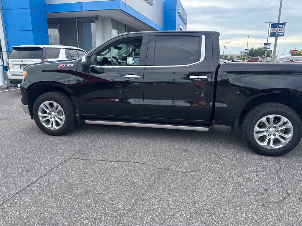 Used 2025 Chevrolet Silverado 1500 LTZ w/ LTZ Premium Package AWD/4WD image 10