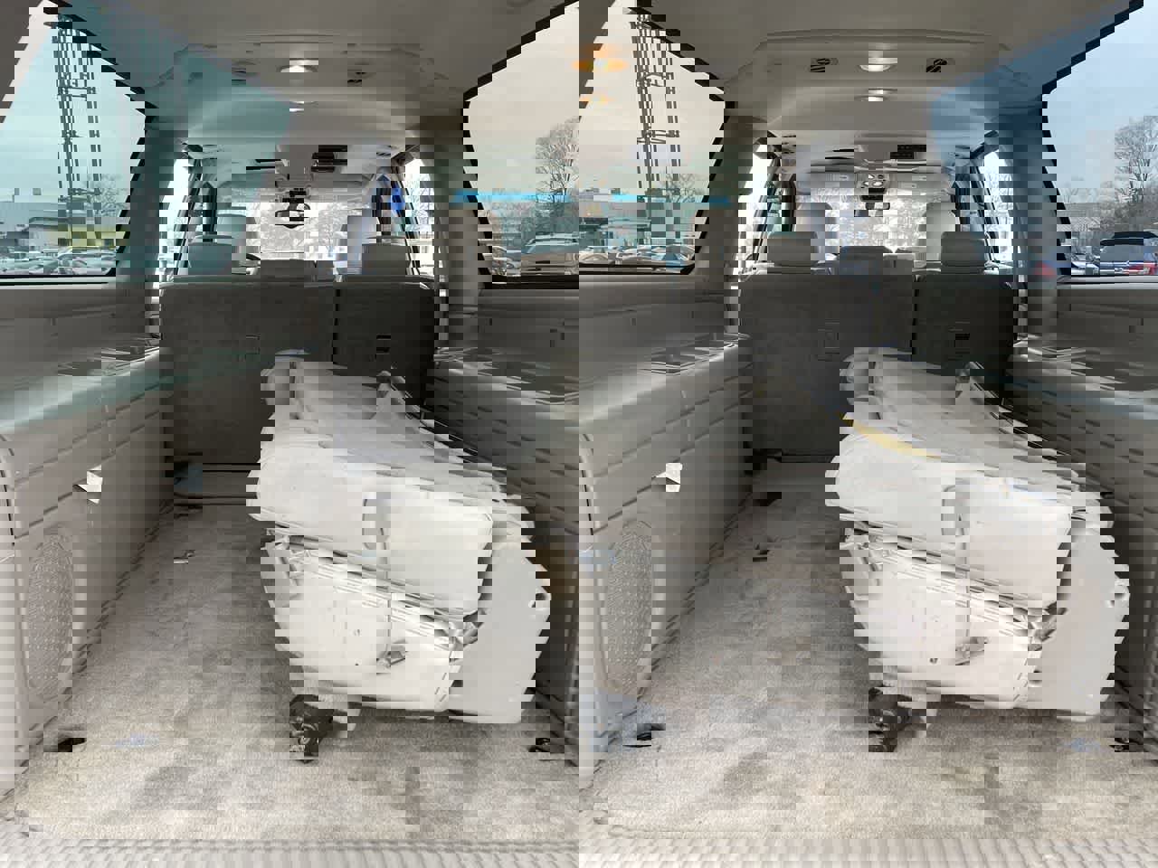 Used 2005 Chevrolet Suburban LT w/ Preferred Equipment Group image 17