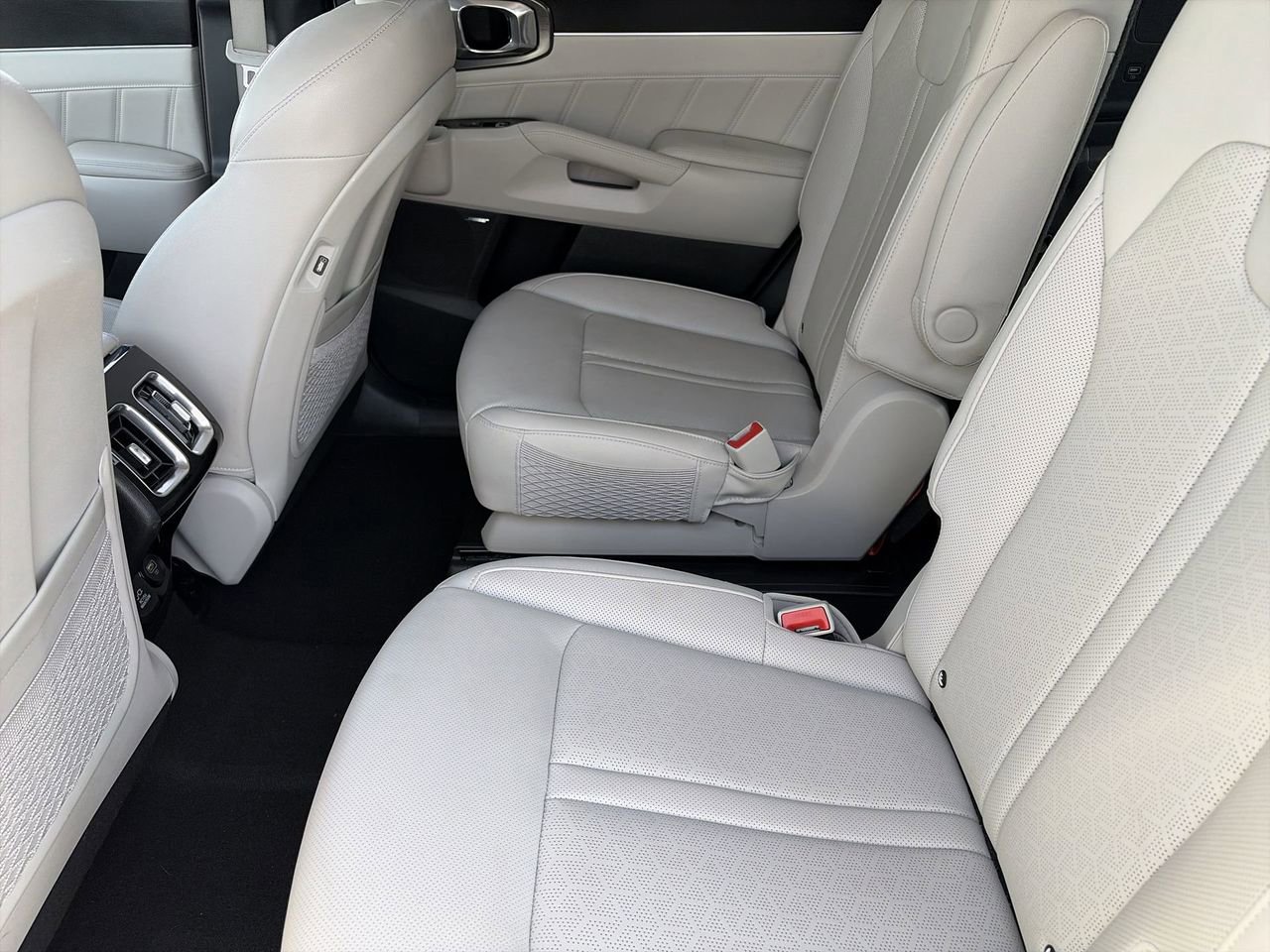 Certified 2023 Kia Sorento SX Prestige AWD/4WD image 16