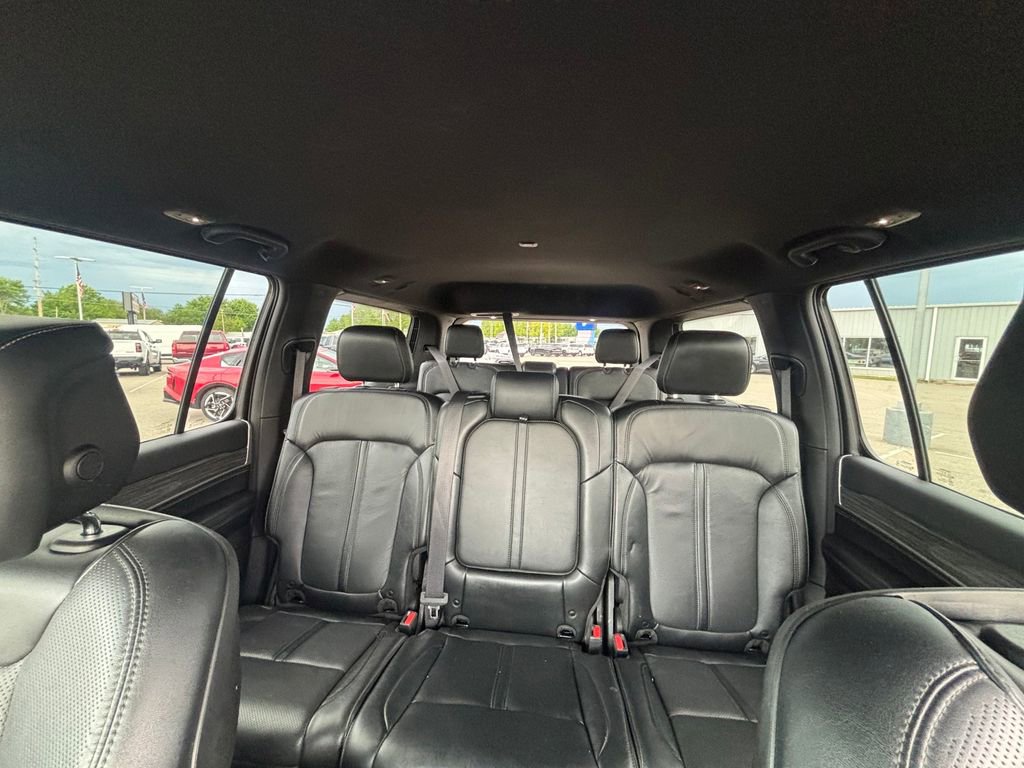 Used 2022 Jeep Wagoneer Series III AWD/4WD image 18