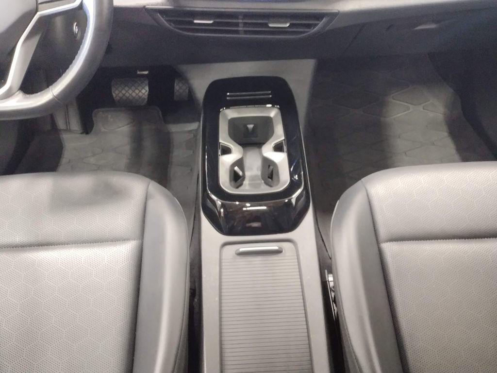 Certified 2021 Volkswagen ID.4 Pro S w/ Gradient Package image 35