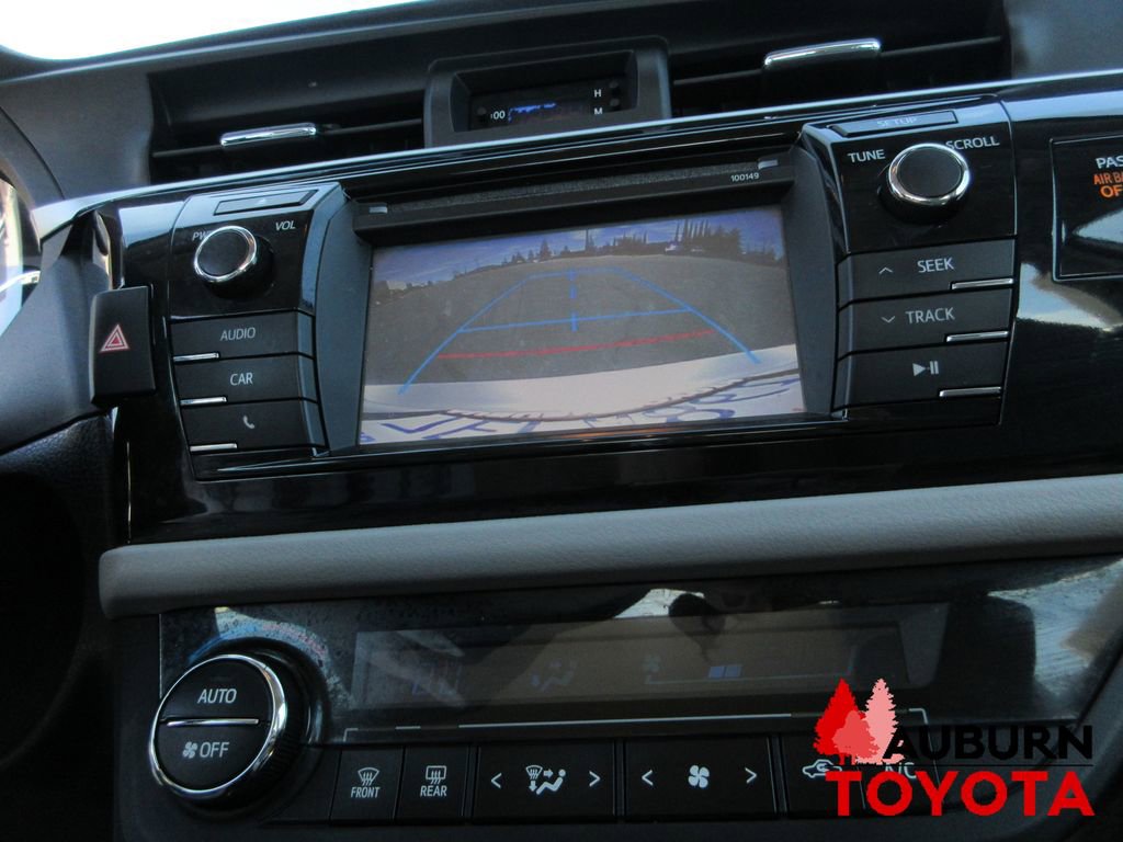 Used 2014 Toyota Corolla LE image 16