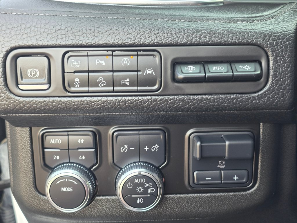 Used 2024 GMC Yukon Denali w/ Advanced Technology Package AWD/4WD image 42