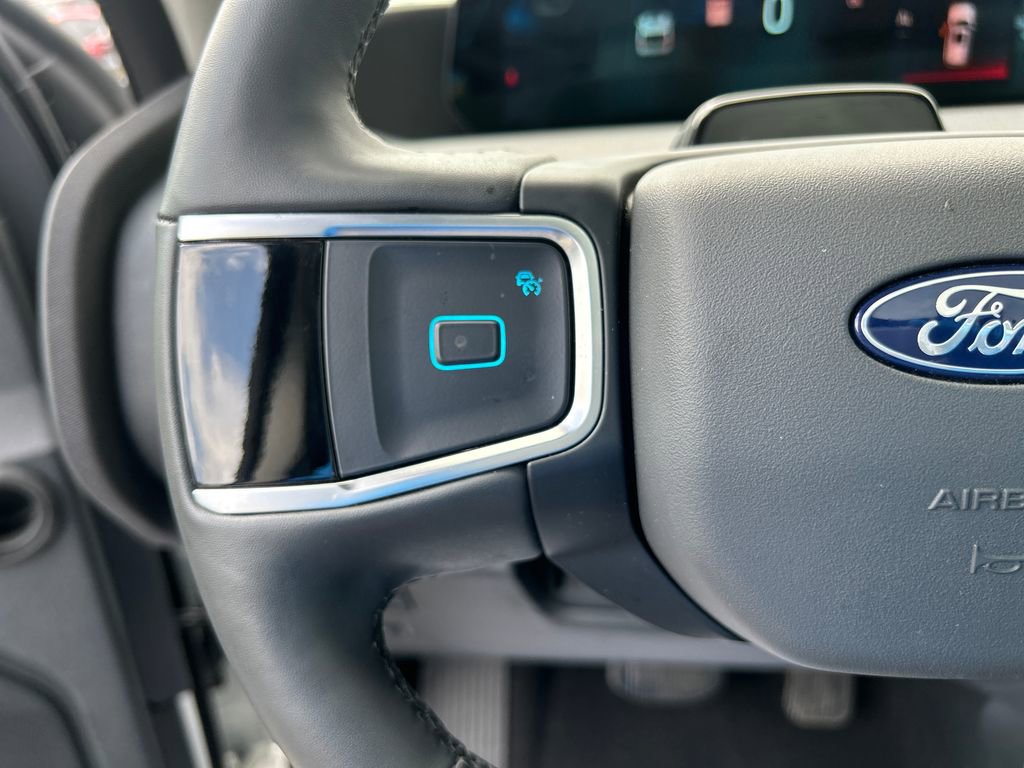 Certified 2025 Ford Expedition Active image 23