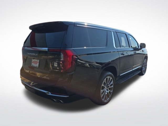 Used 2025 GMC Yukon XL Denali AWD/4WD image 7