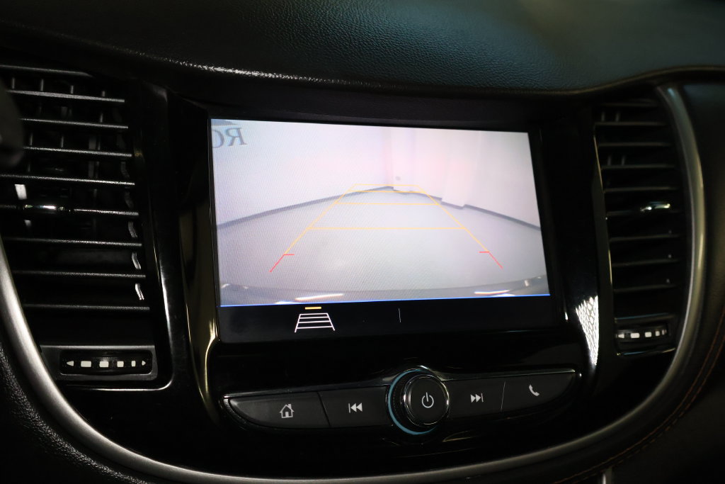 Used 2022 Chevrolet Trax LT w/ Driver Confidence Package AWD/4WD image 30