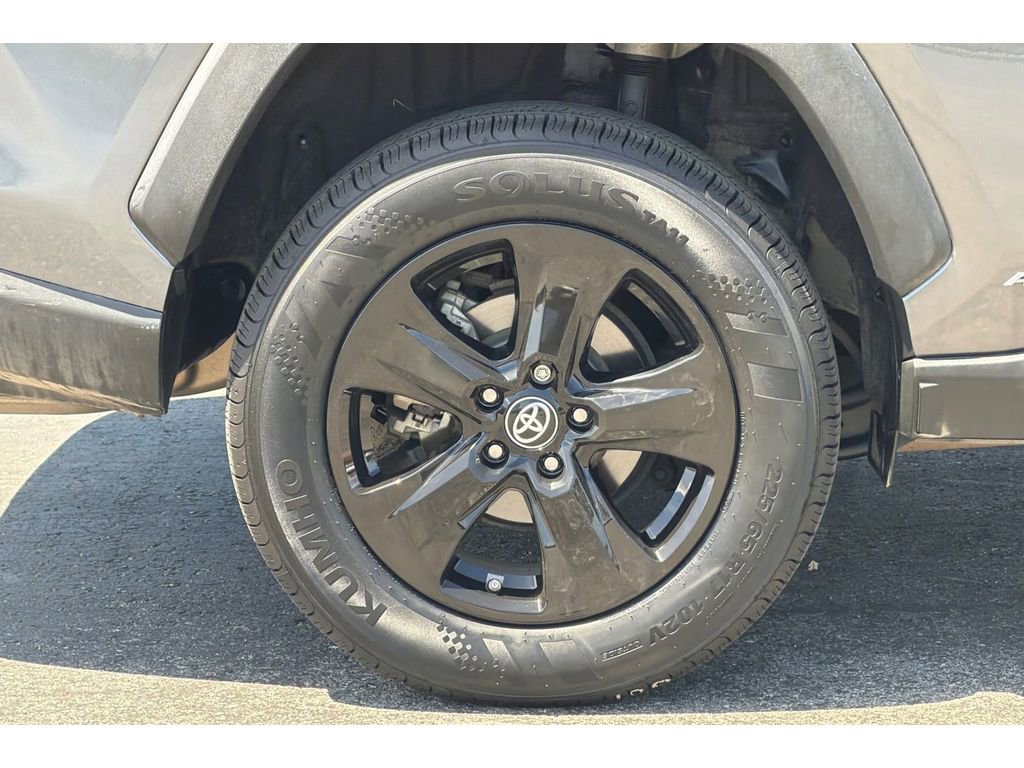 Certified 2023 Toyota RAV4 LE AWD/4WD image 31