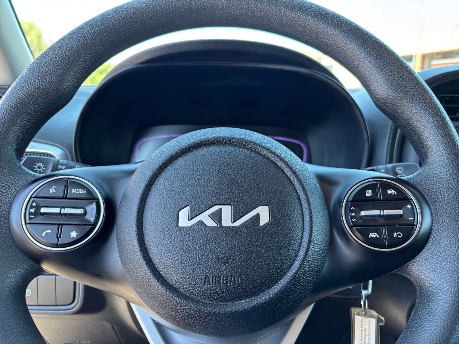 Used 2025 Kia Soul LX w/ LX Technology Package FWD image 25