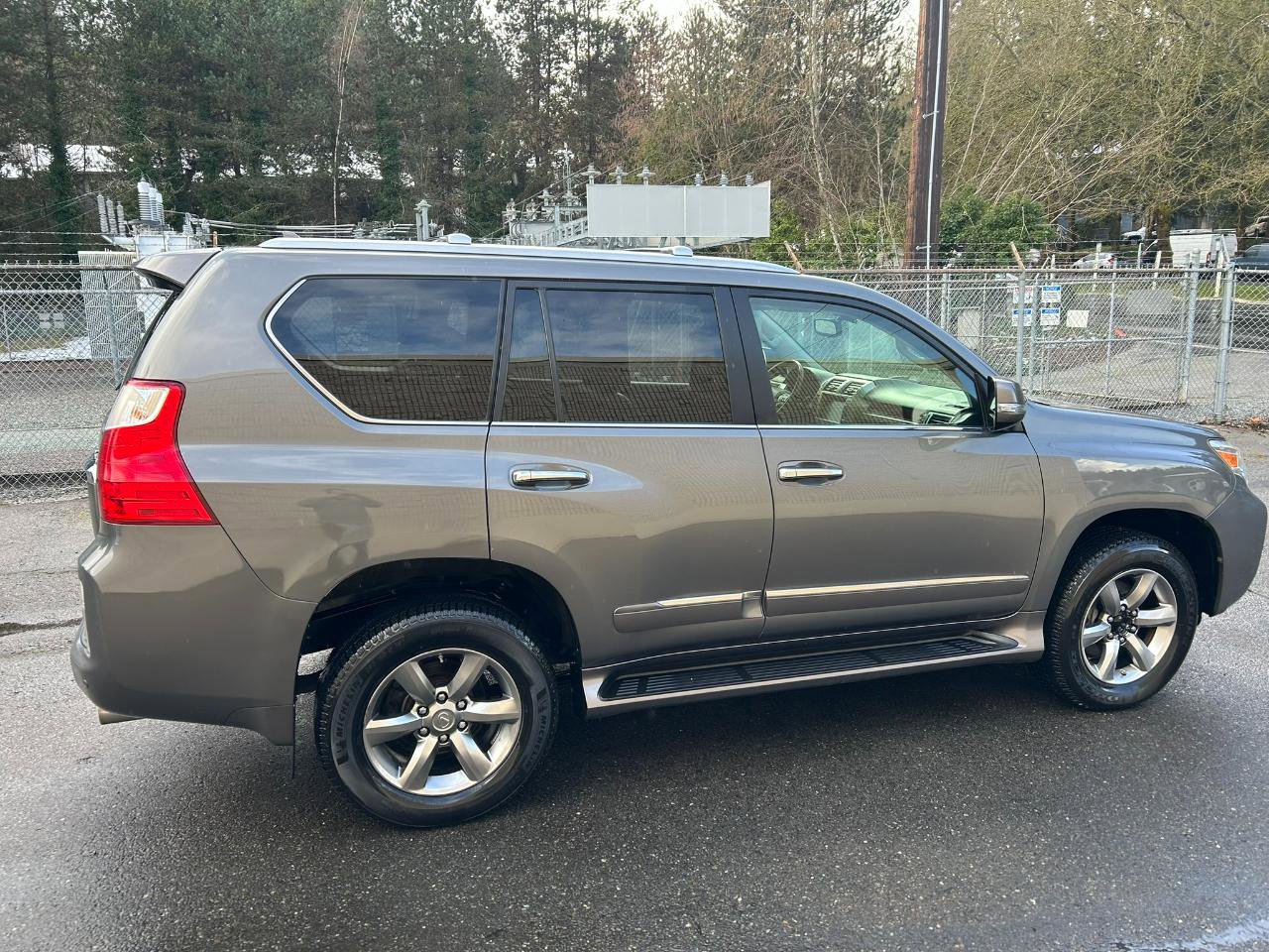 Used 2013 Lexus GX 460 Premium AWD/4WD image 4