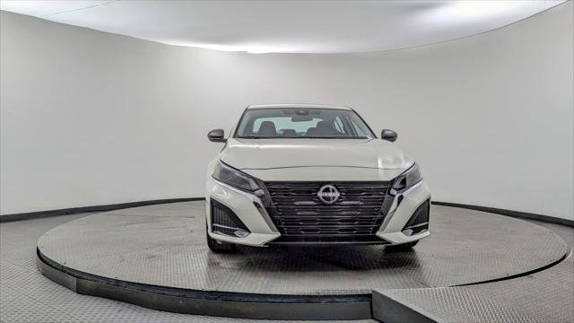 Used 2025 Nissan Altima 2.5 SV image 12