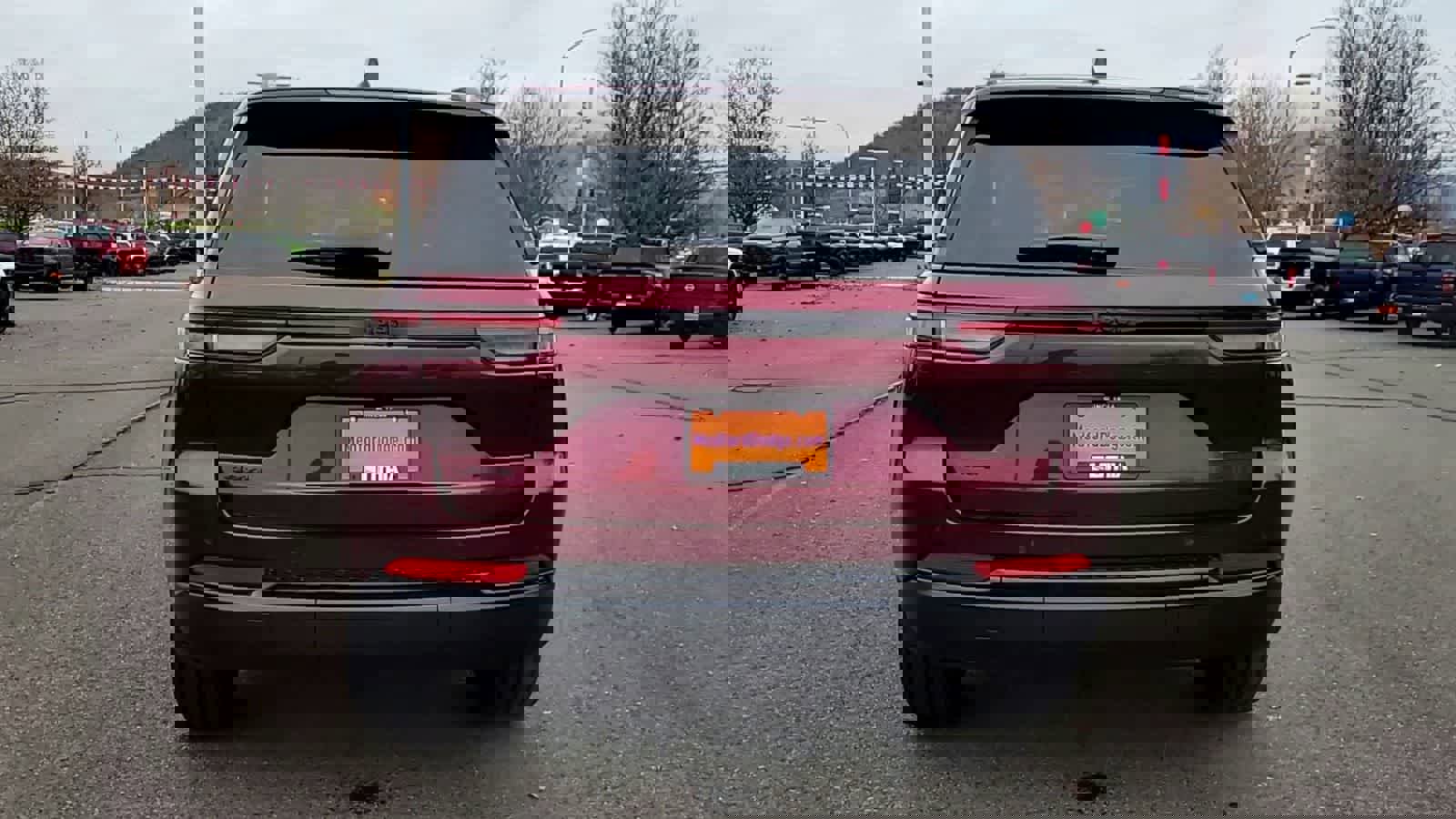 New 2025 Jeep Grand Cherokee Altitude image 7