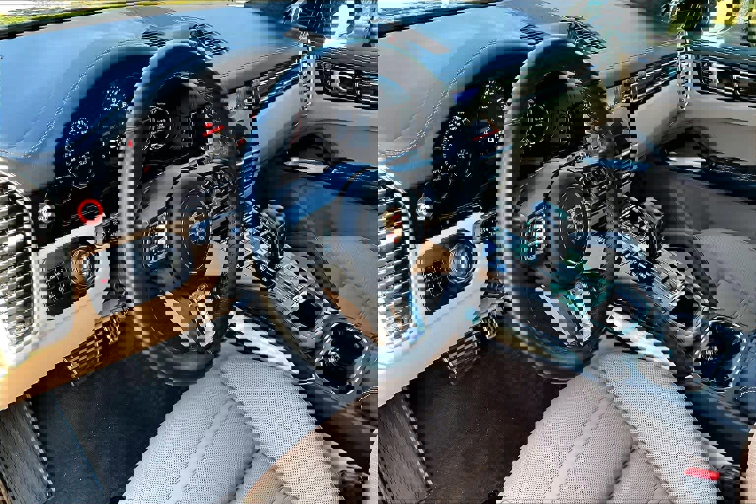 Used 2020 Porsche Cayenne Turbo image 17