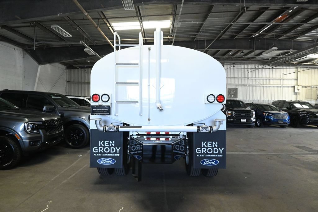 New 2027 Ford F750 2WD Regular Cab Super Duty image 7