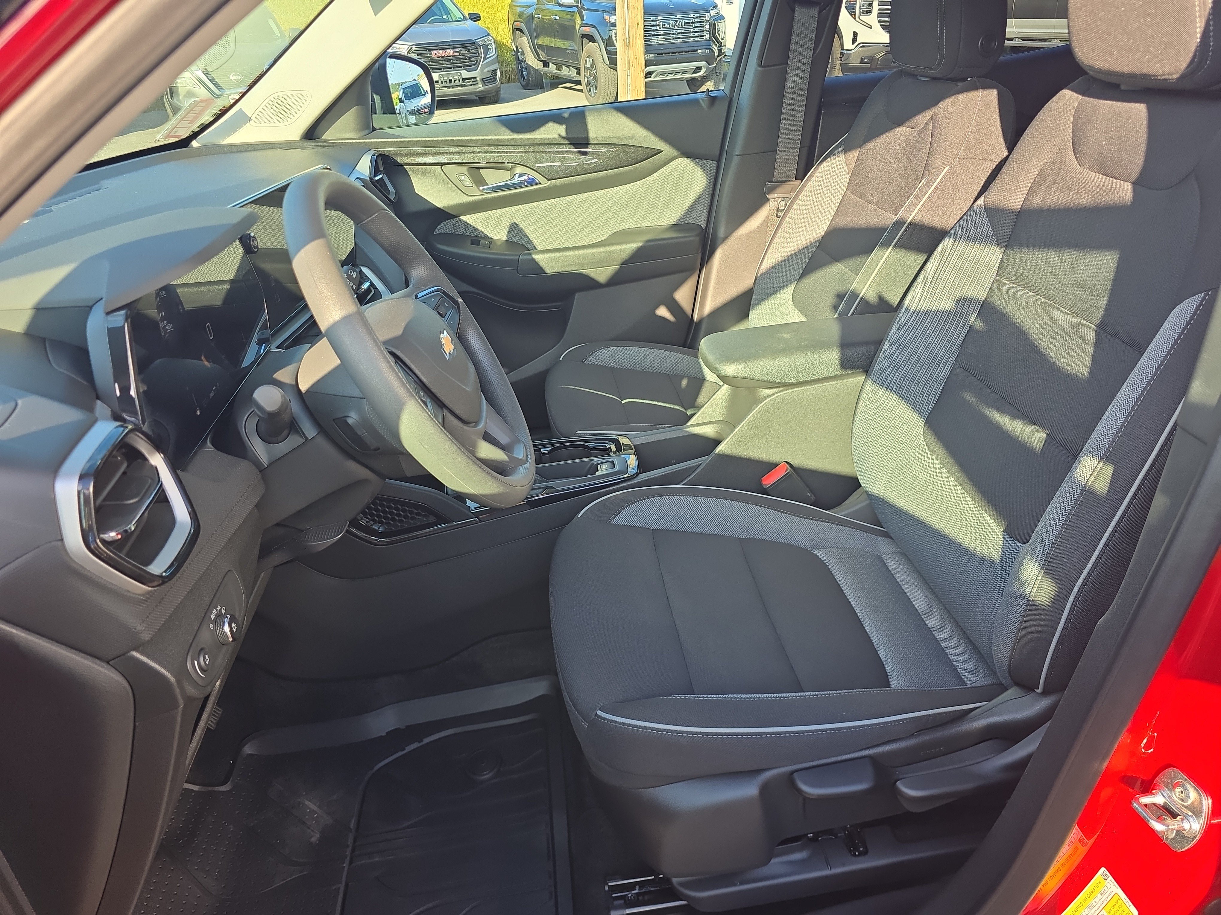 Used 2026 Chevrolet TrailBlazer LS w/ LS Convenience Package AWD/4WD image 12
