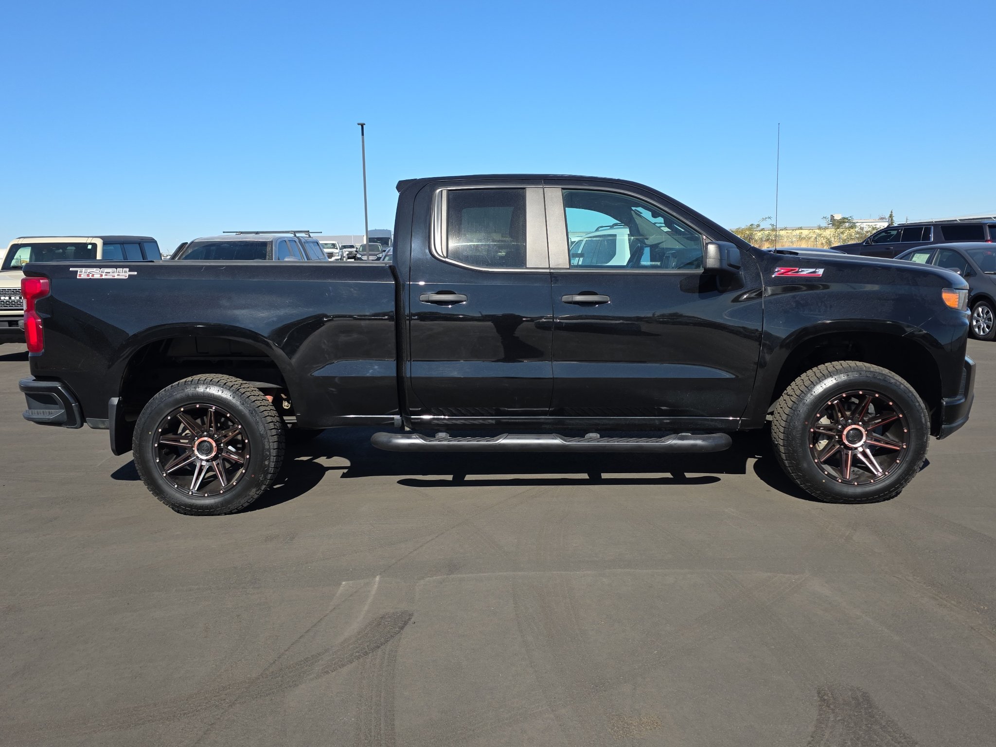 Used 2019 Chevrolet Silverado 1500 Custom Trail Boss w/ Custom Convenience Package AWD/4WD image 9