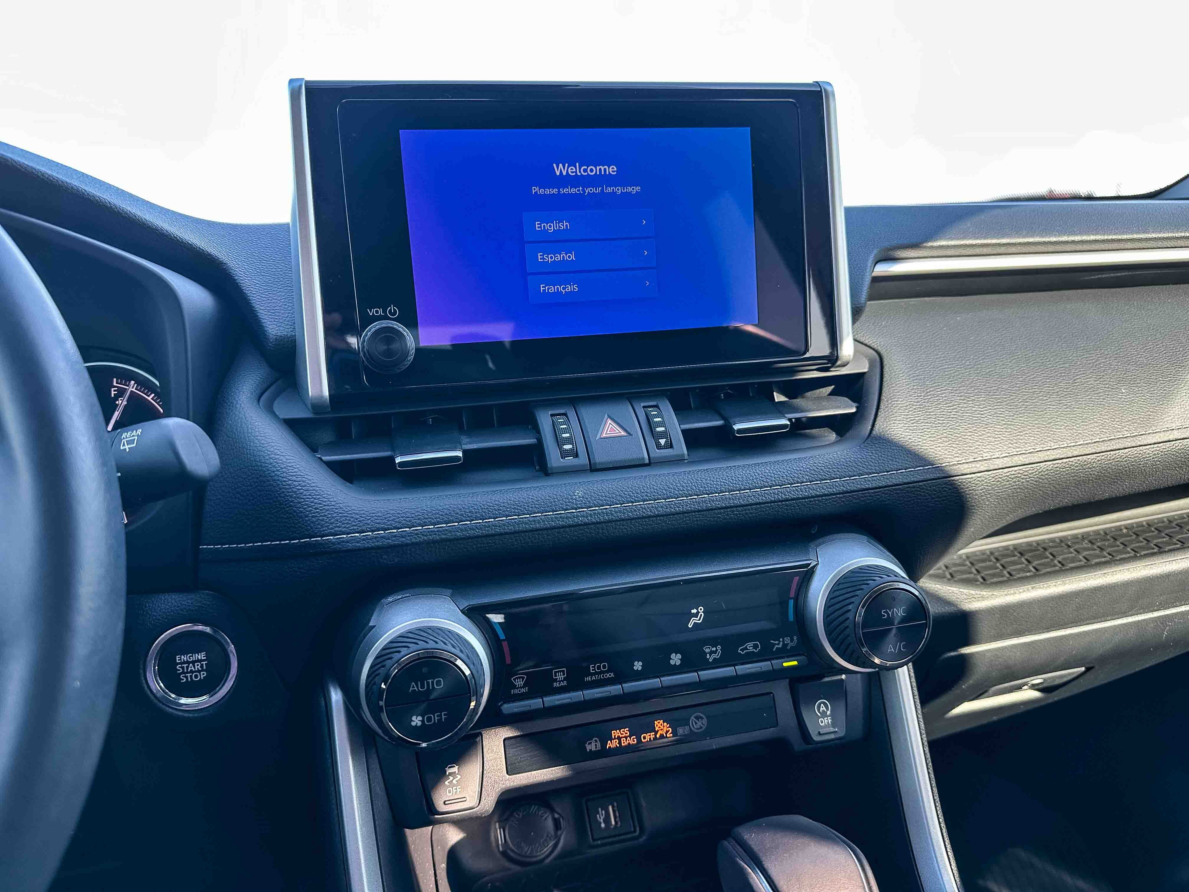 Used 2024 Toyota RAV4 XLE Premium image 31