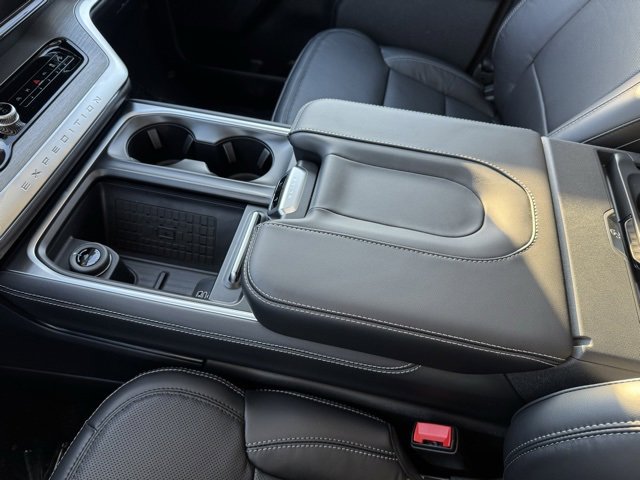 New 2025 Ford Expedition Max Platinum w/ Driver's Package image 24