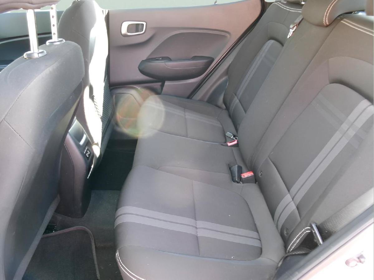 Used 2025 Hyundai Venue SEL FWD image 10