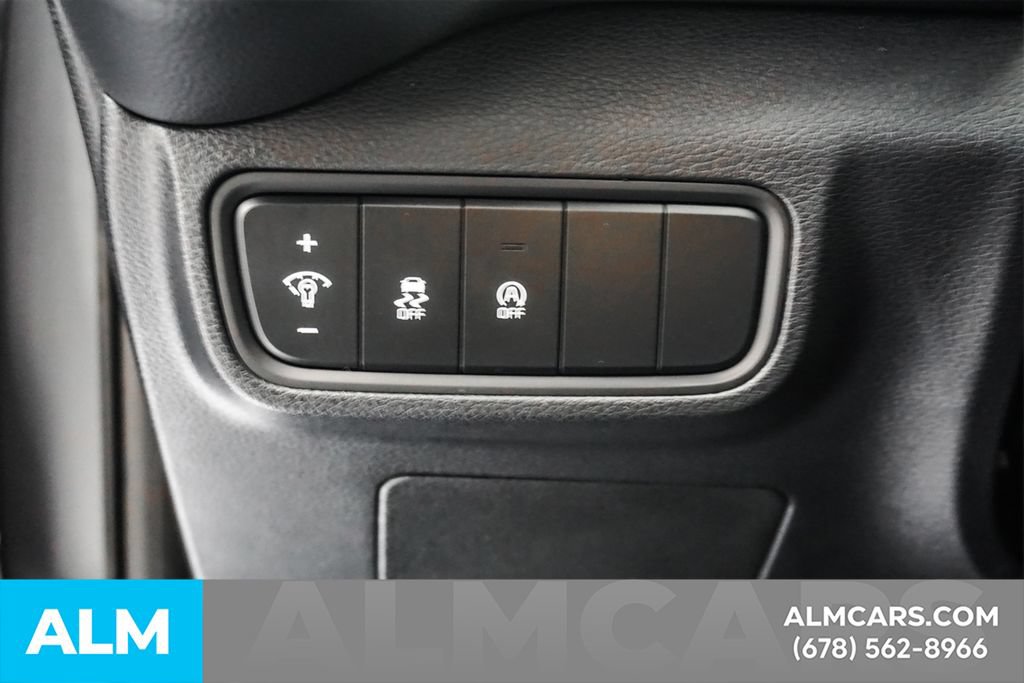 Used 2025 Kia Soul LX FWD image 29