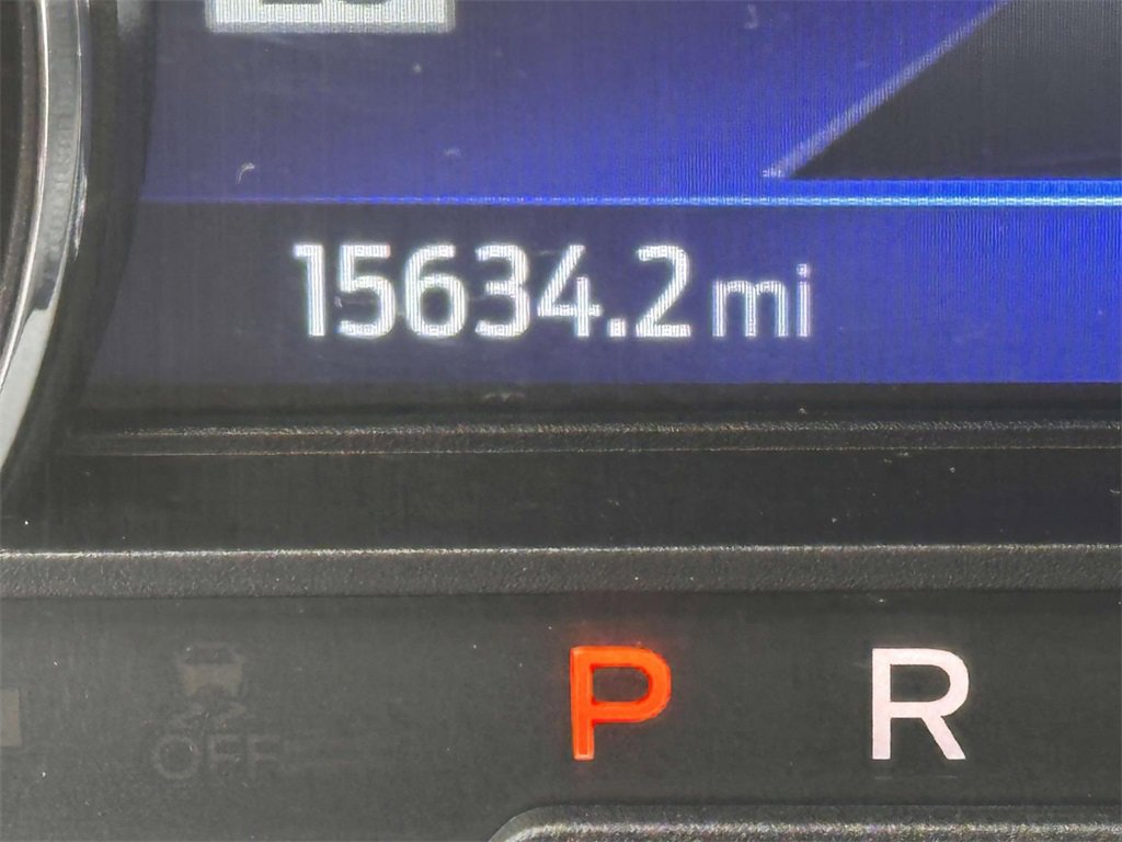 Used 2022 Ford Explorer XLT w/ Equipment Group 202A image 30