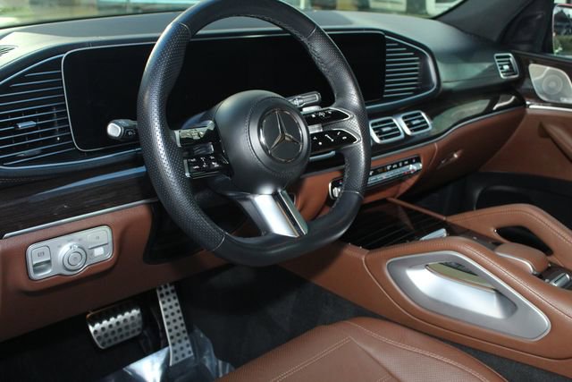 Used 2024 Mercedes-Benz GLS 450 4MATIC image 15