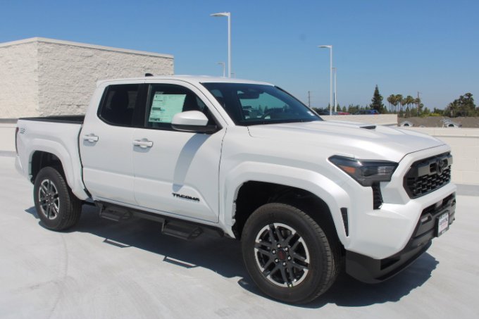 New 2025 Toyota Tacoma TRD Sport image 2