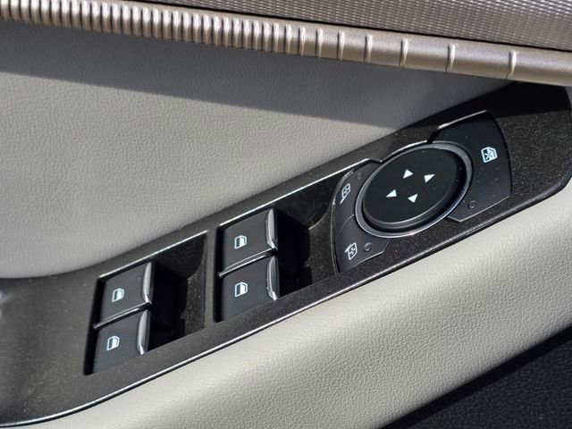 Used 2025 Ford Explorer Active w/ Active Comfort Package image 8