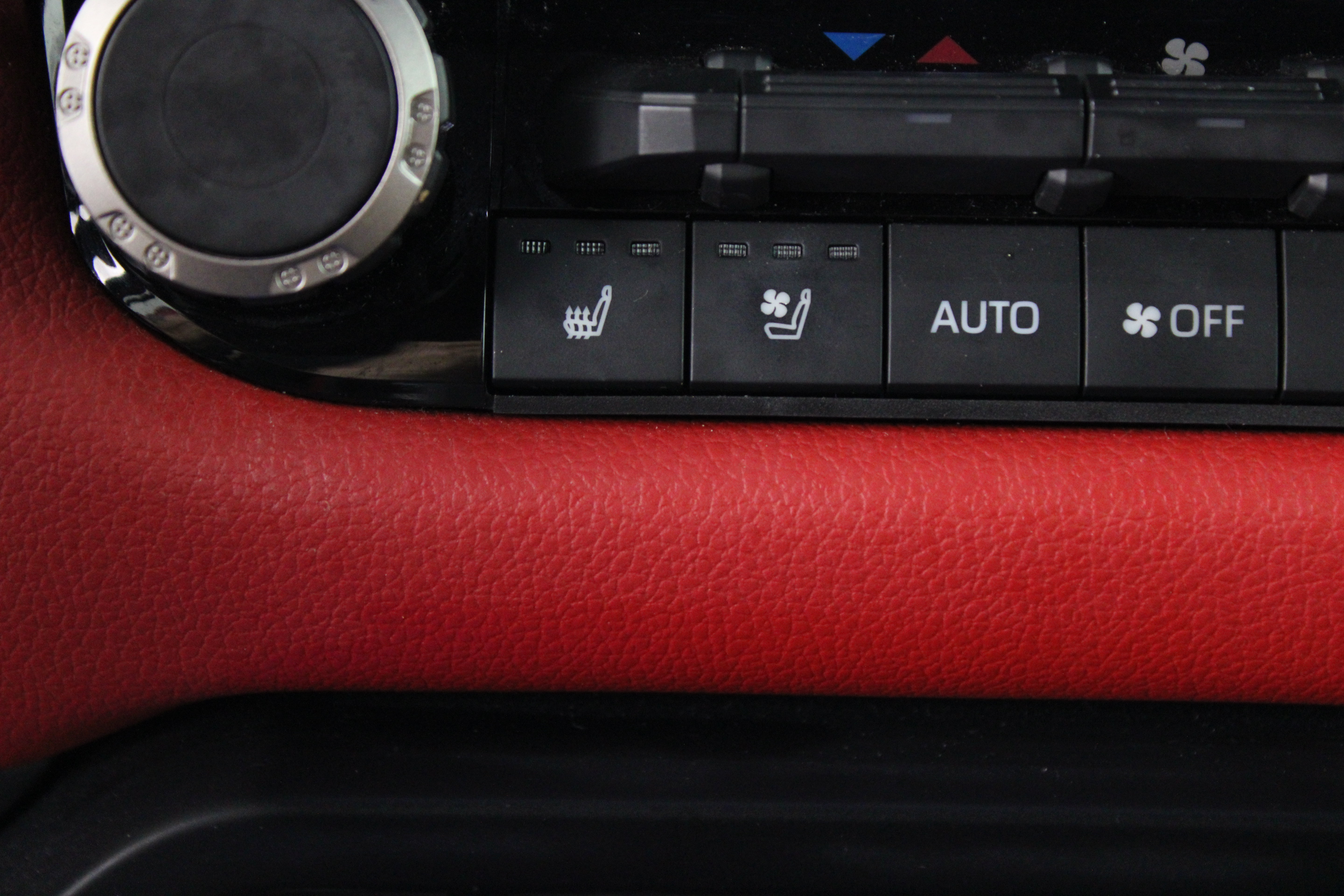 Used 2024 Toyota Sequoia TRD Pro AWD/4WD image 22