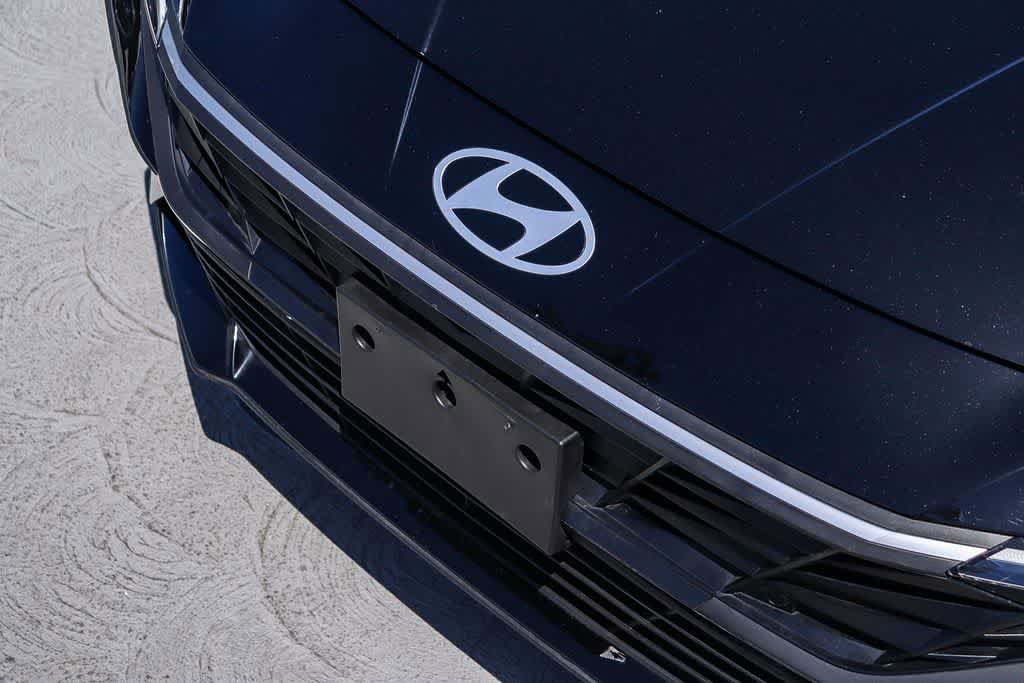 Used 2025 Hyundai Elantra Sport FWD image 8