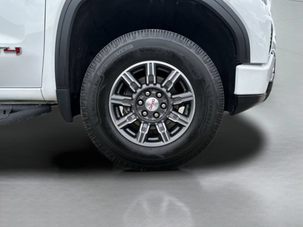 Used 2024 GMC Sierra 1500 AT4 w/ Technology Package AWD/4WD image 46