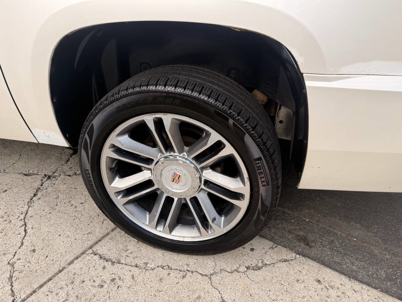 Used 2012 Cadillac Escalade ESV Premium AWD/4WD image 9