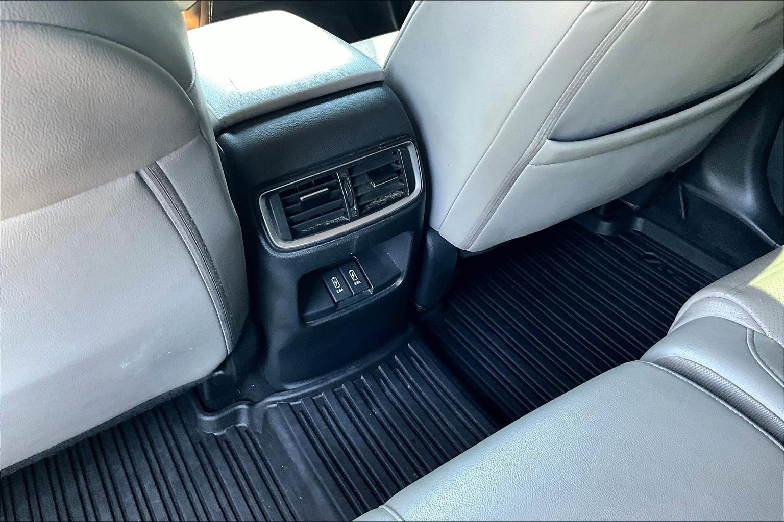 Used 2020 Honda CR-V Touring image 10