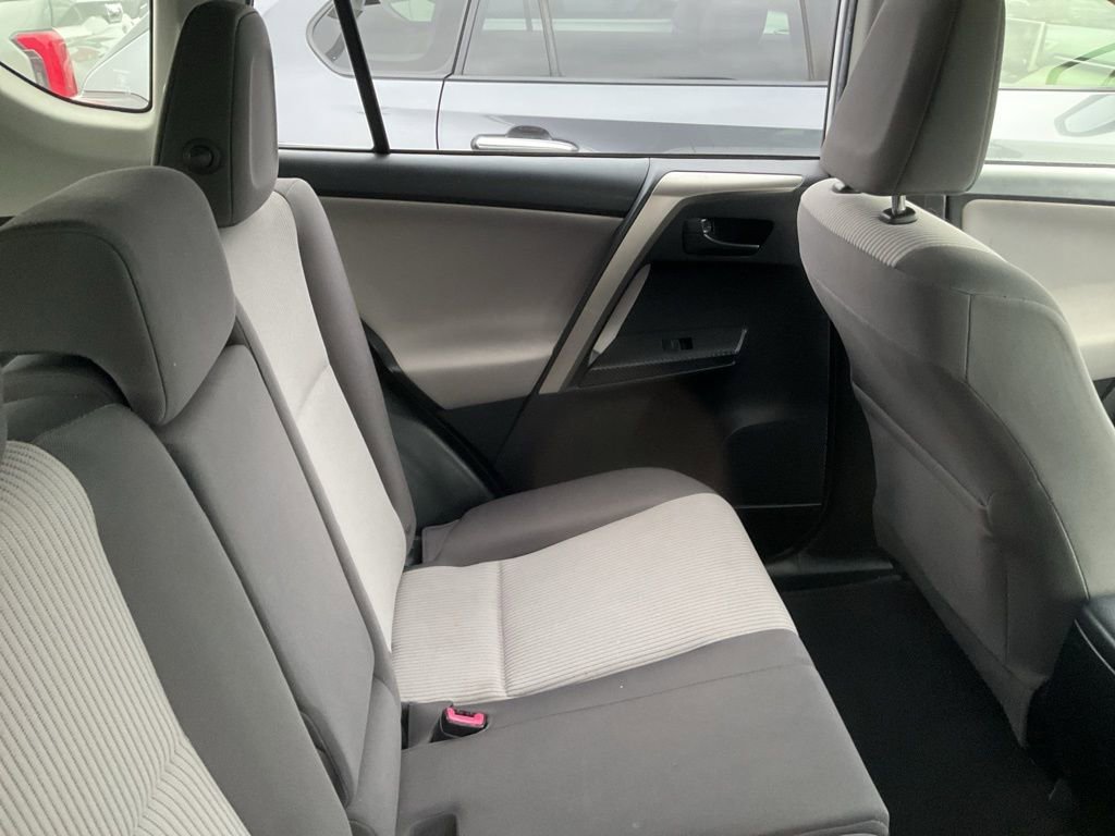 Used 2014 Toyota RAV4 LE FWD image 4