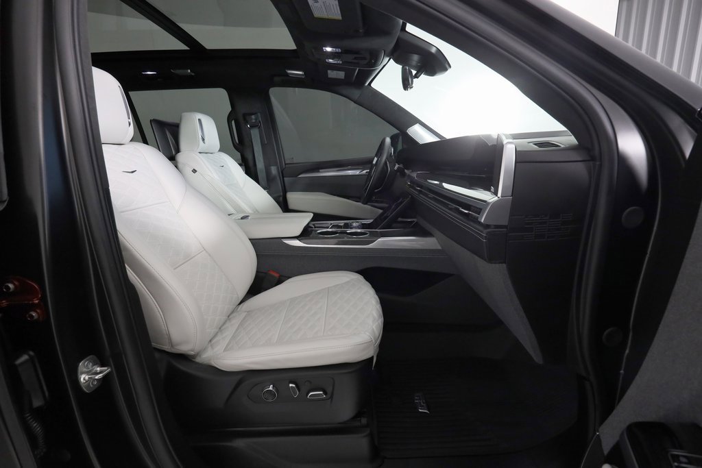Used 2025 Cadillac Escalade V w/ LPO, Floor Liner Package image 11