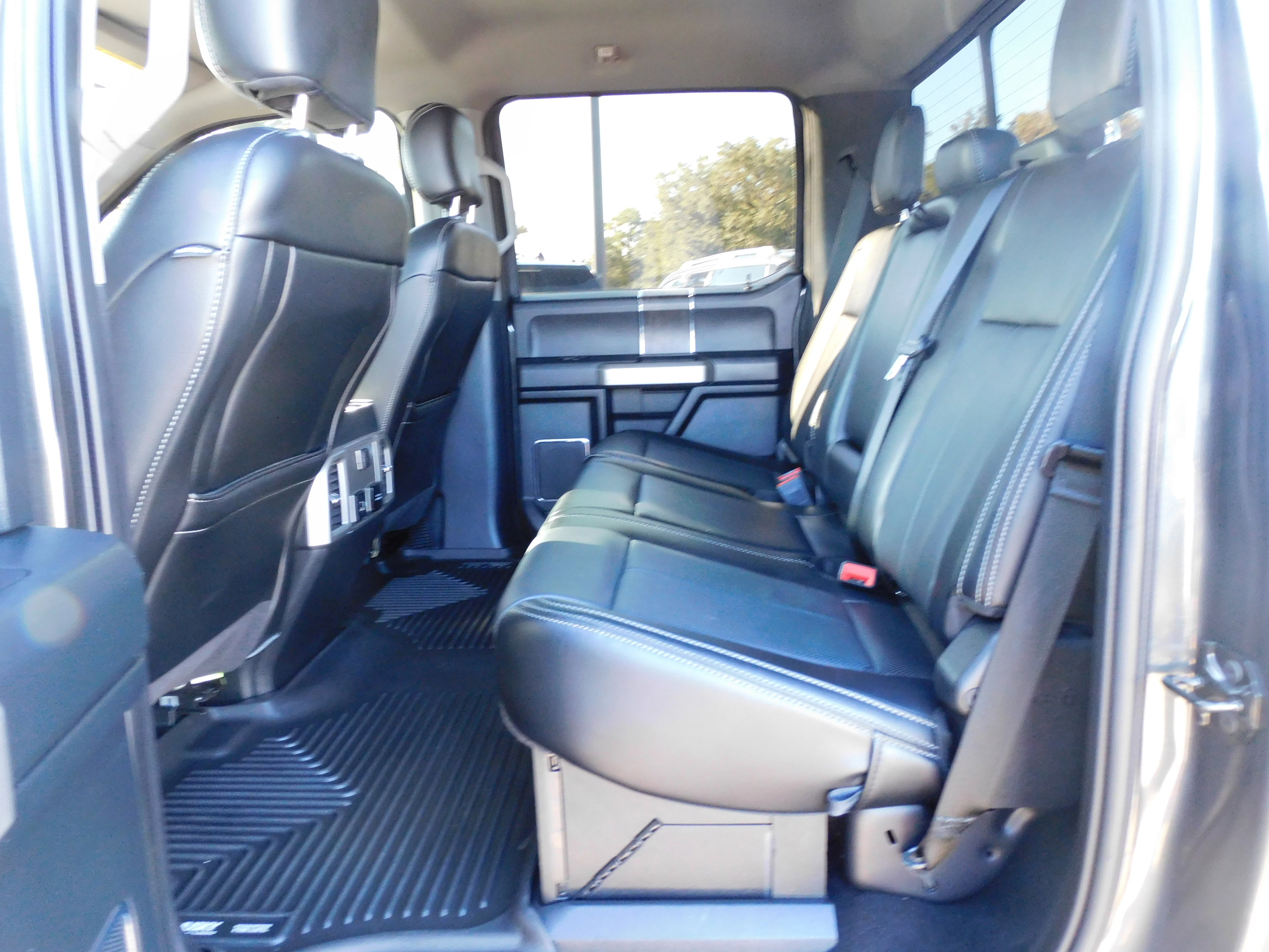 Used 2020 Ford F250 Lariat w/ Lariat Value Package image 16