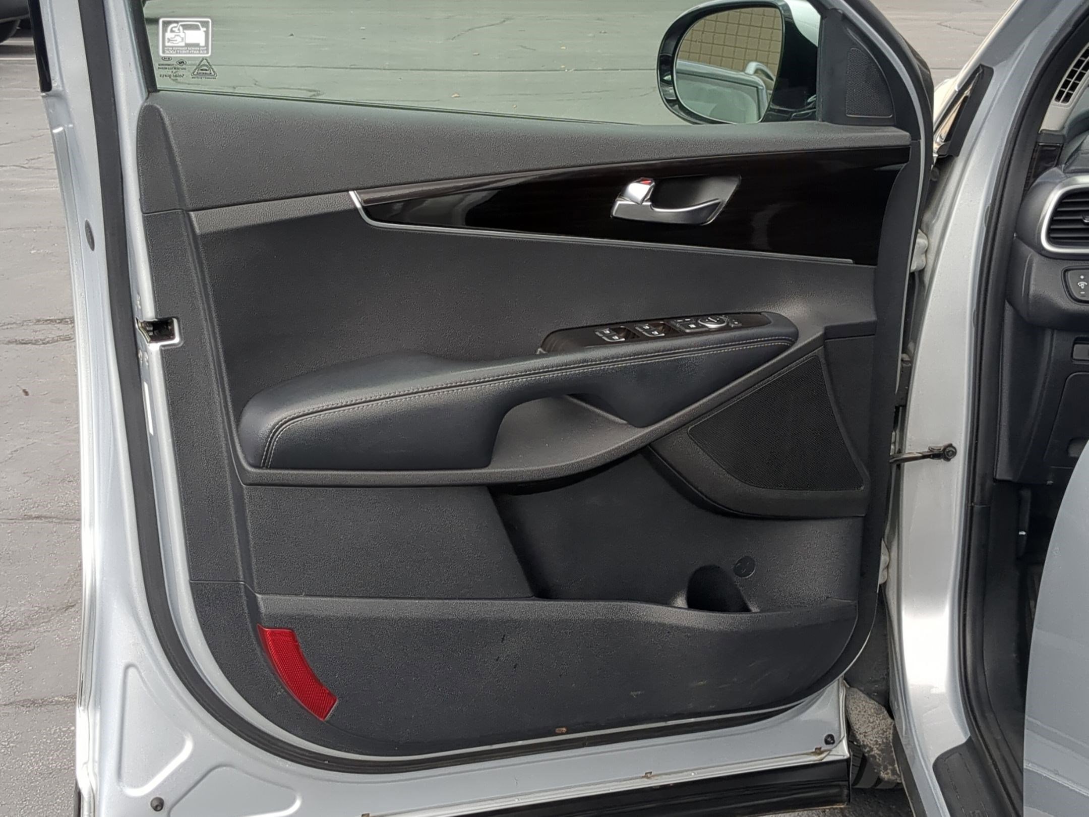 Used 2019 Kia Sorento LX V6 image 14