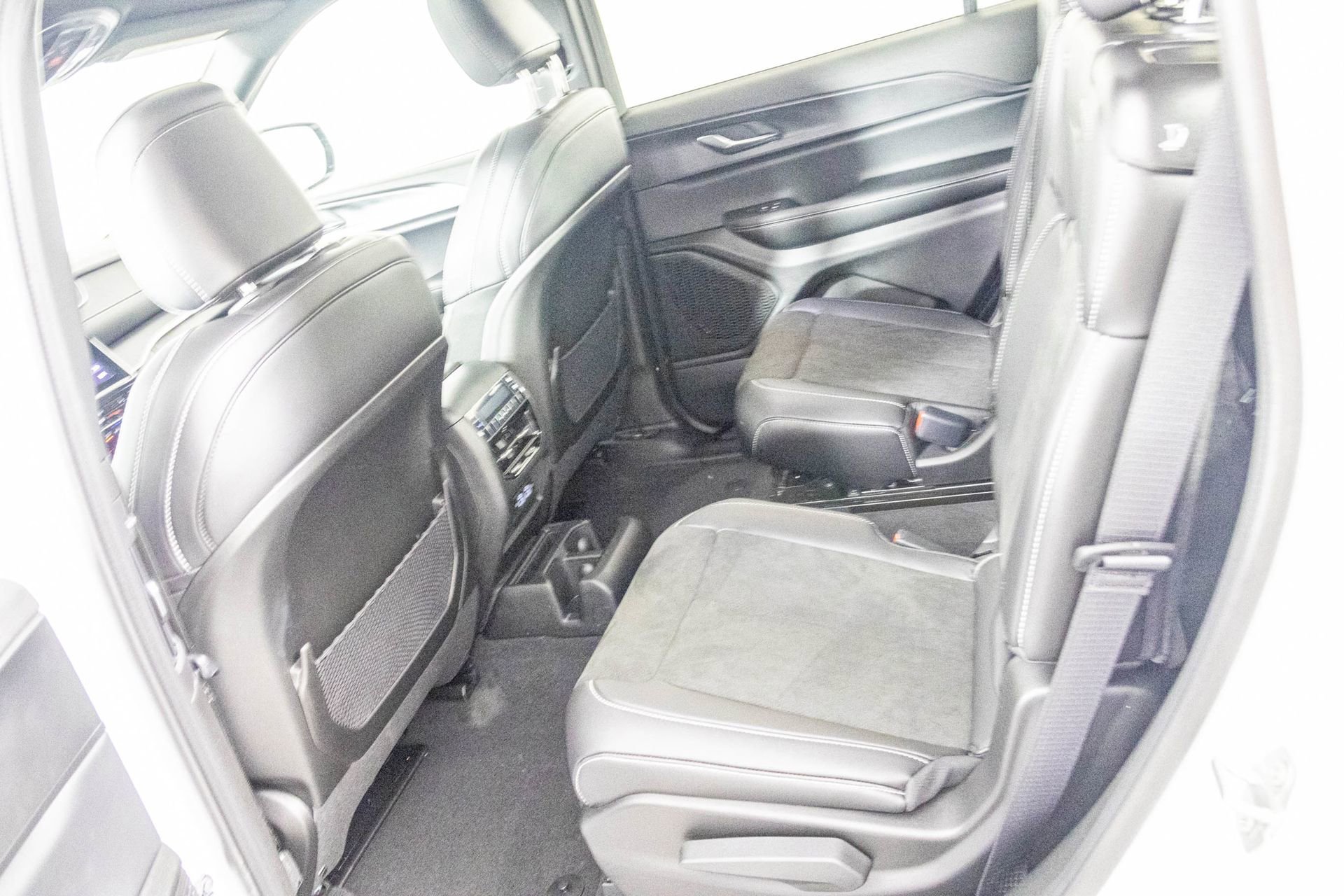 New 2025 Jeep Grand Cherokee L Altitude image 28