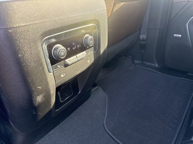 Used 2022 Chevrolet Suburban High Country image 18