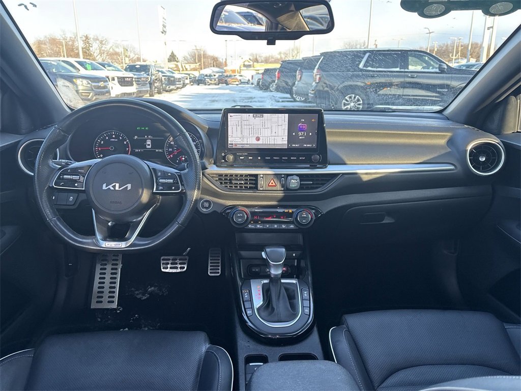 Used 2022 Kia Forte GT-Line w/ GT-Line Premium Package image 12