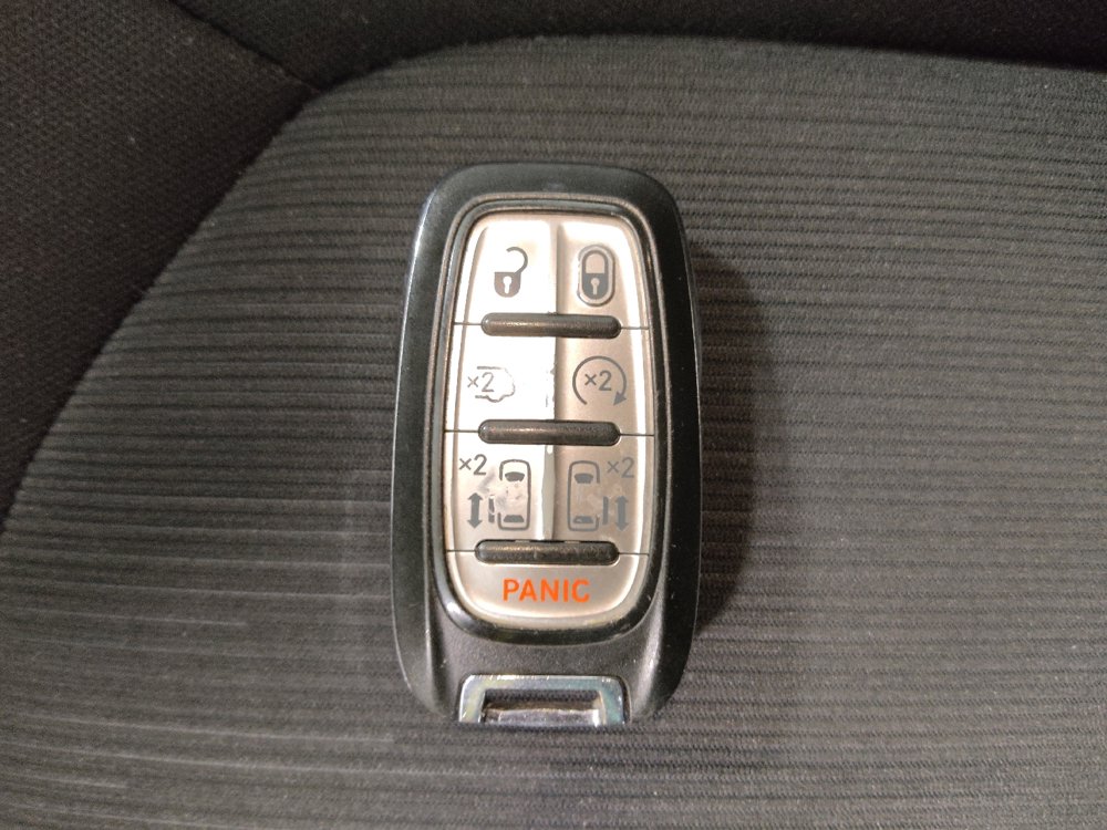 Used 2022 Chrysler Voyager LX image 32