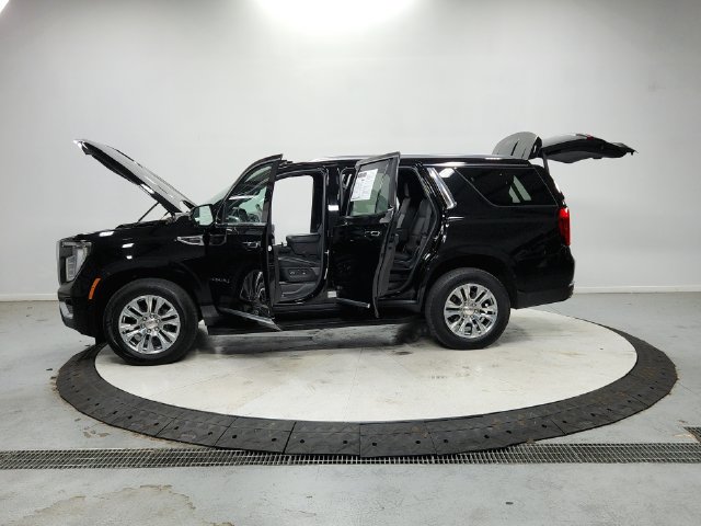 Used 2025 GMC Yukon Denali AWD/4WD image 13