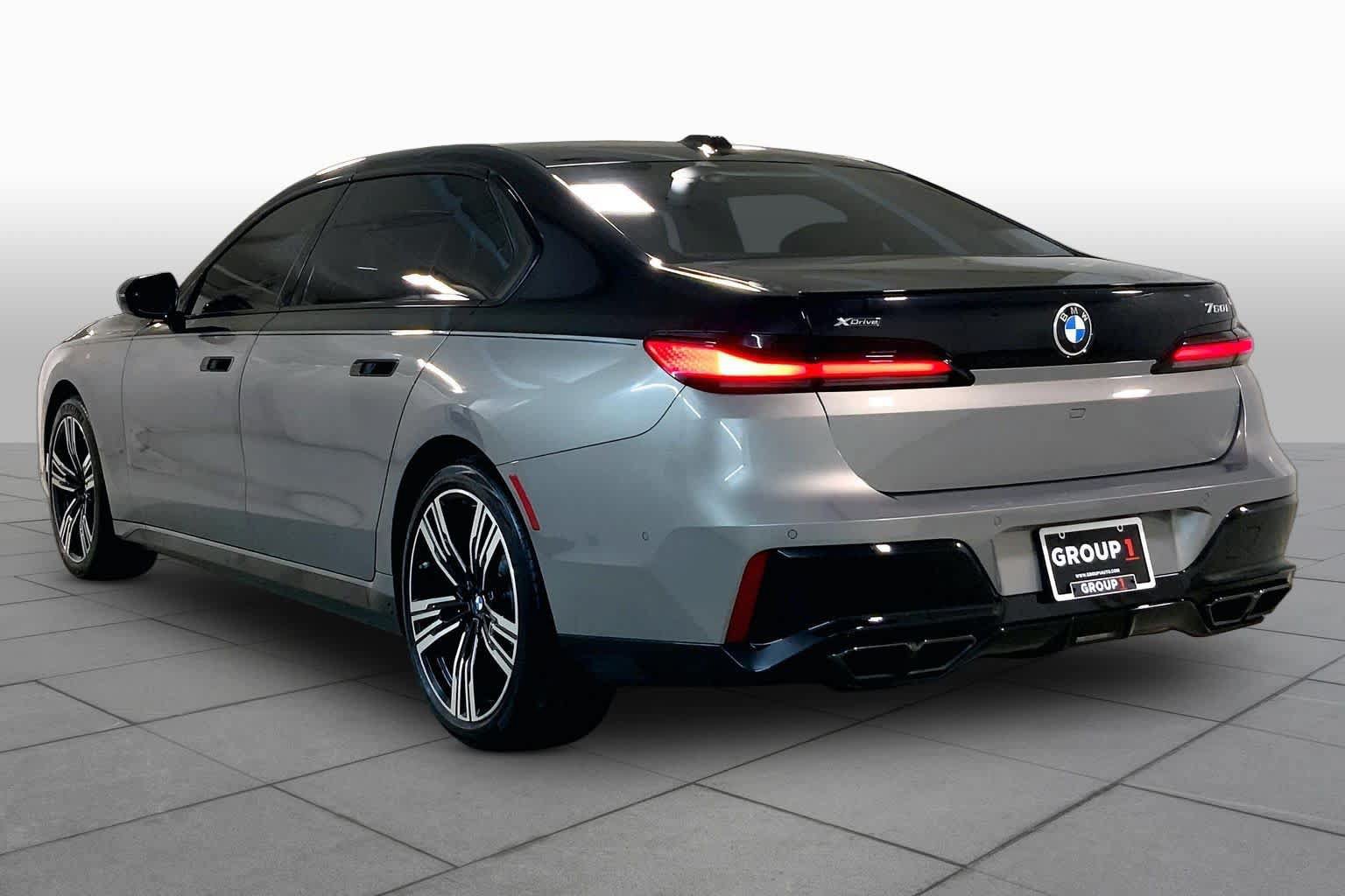 Used 2023 BMW 760i xDrive AWD/4WD image 2