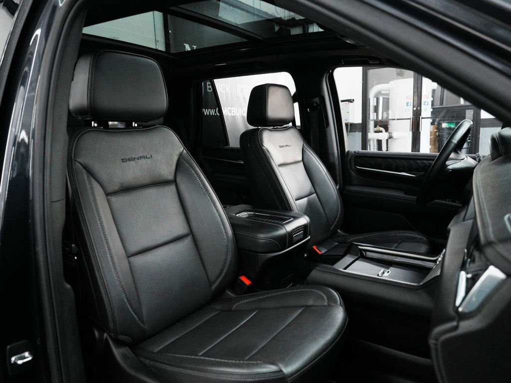 Used 2023 GMC Yukon Denali AWD/4WD image 39