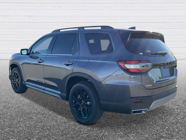 New 2025 Honda Pilot Touring image 3