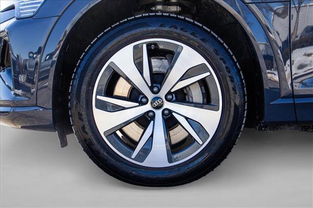 Used 2024 Audi Q8 e-tron Premium Plus w/ Premium Plus Package image 9