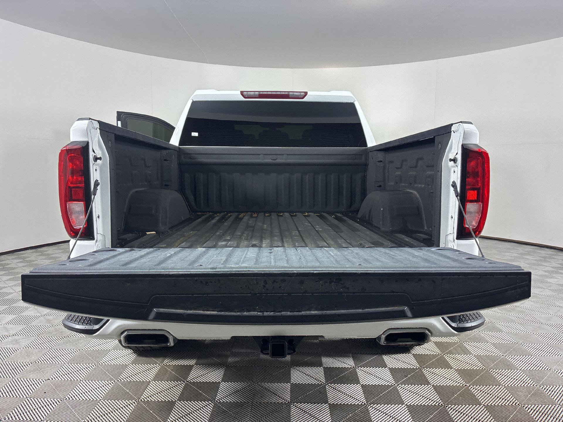 Used 2020 GMC Sierra 1500 Elevation w/ Elevation Value Package image 21