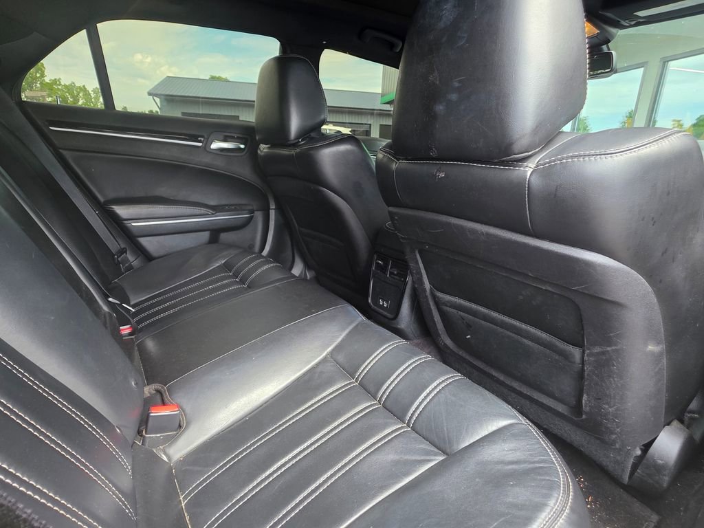 Used 2017 Chrysler 300 S w/ 300S Premium Group RWD image 7