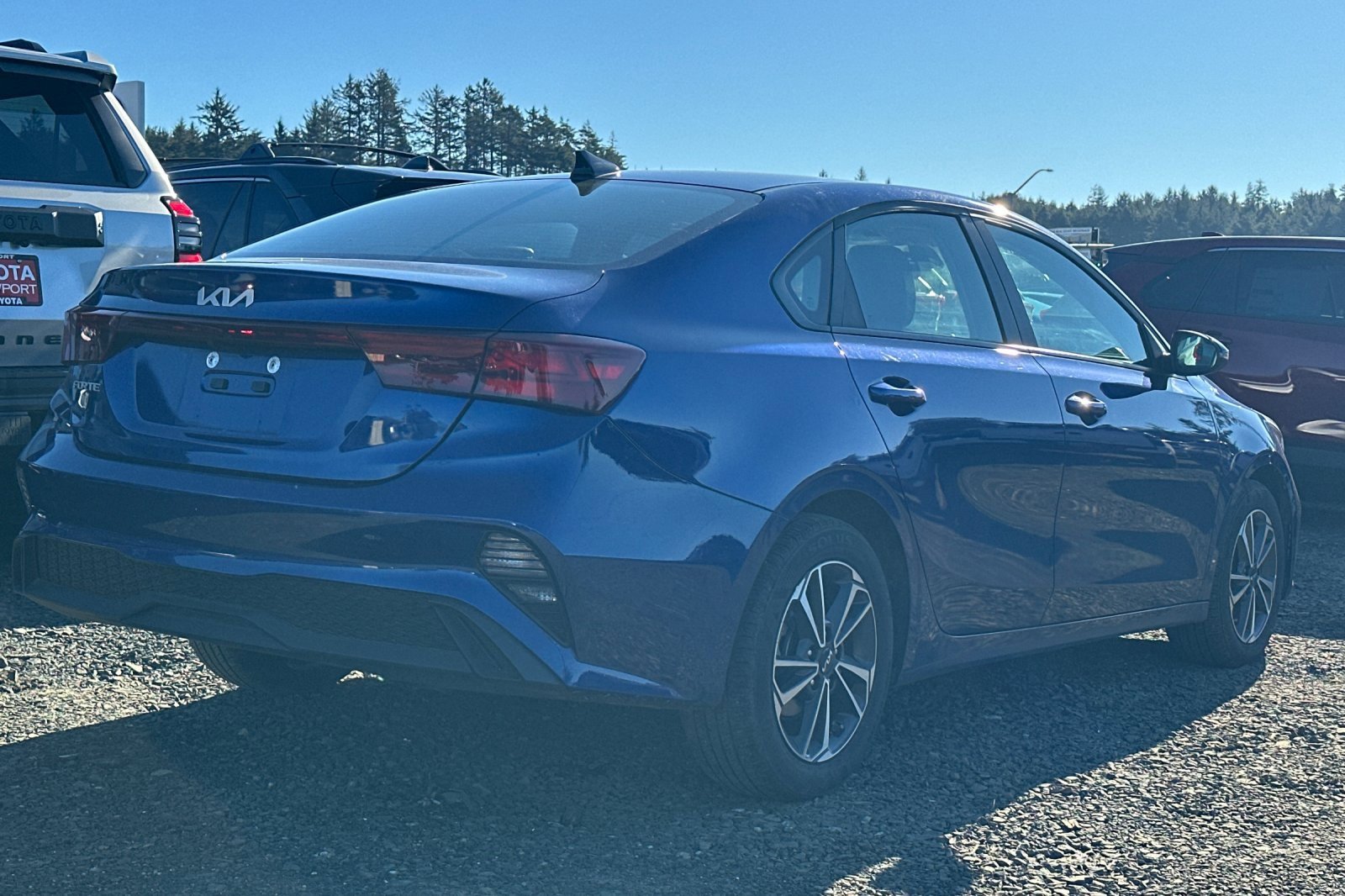 Used 2024 Kia Forte LXS w/ LXS Technology Package image 4